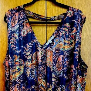 Woman’s plus size sleeveless top